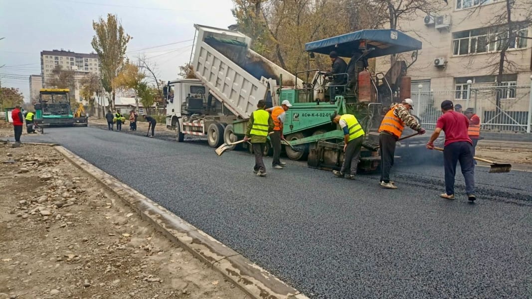 В Бишкеке временно закрыли отрезок улицы Суюмбаева